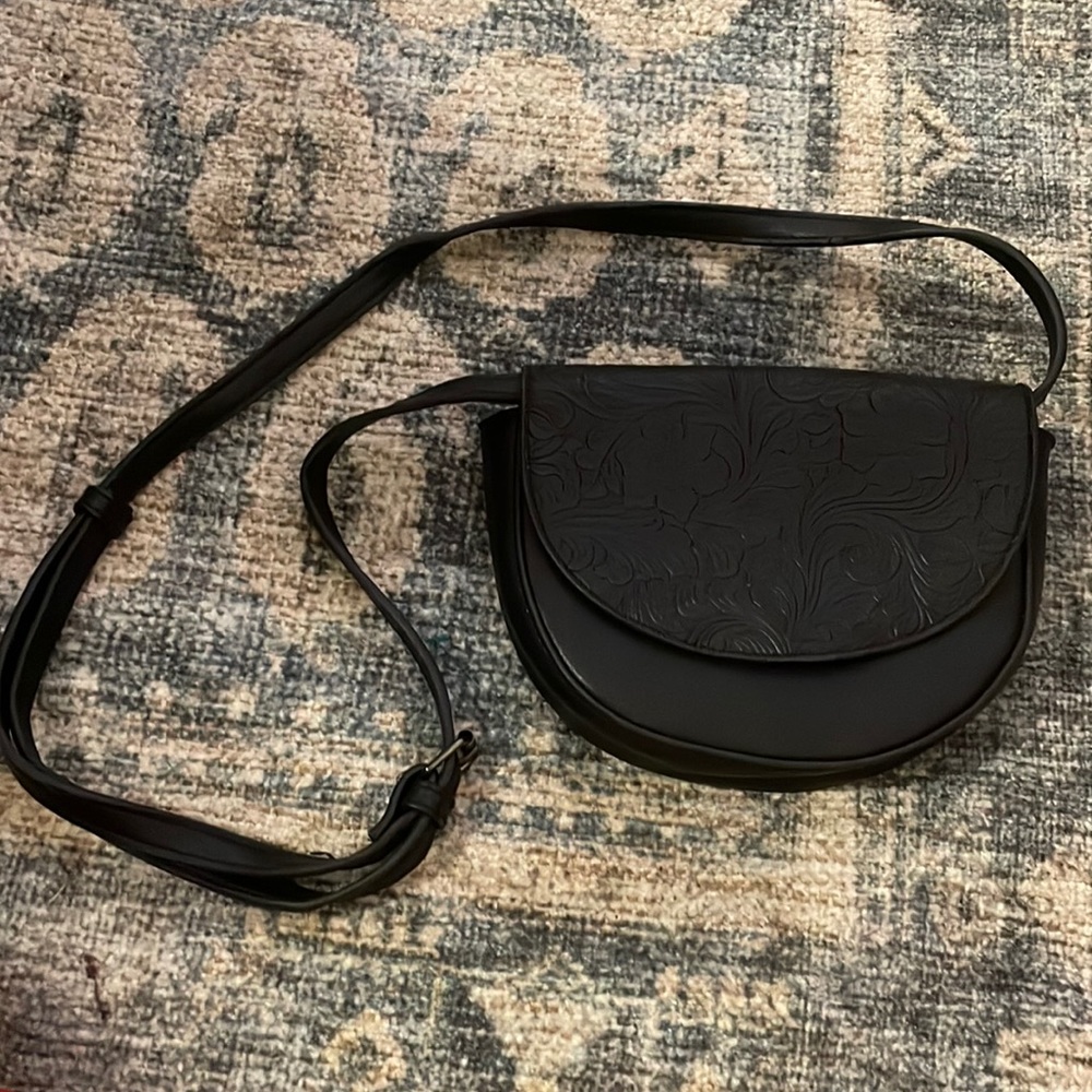 Cross body bag | black